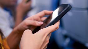 Çekmecedeki eski cep telefonunu şarj ederken bu 3 uyarıya dikkat