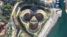 Türkiye'nin tarihi kalelerinden: Havadan bakınca yoncayı andırıyor