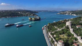 Dünyada en büyük 3'üncü: Bu sabah İstanbul'da görenler ilgiyle izledi