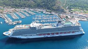 Ege'nin incisine kruvaziyer akını: Üç günde 12 bin turist