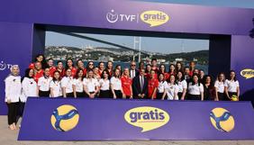İki cephede tek güç: Gratis'ten spora ve kadına dayanışma mesajı