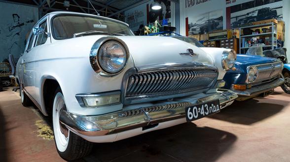 Sovyet döneminin efsane arabası yeni modelleriyle geri döndü