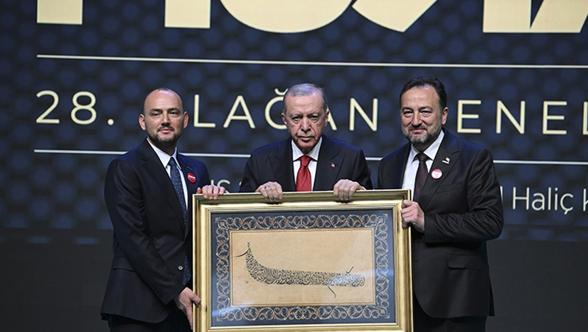 MÜSİAD'da bayrak değişimi