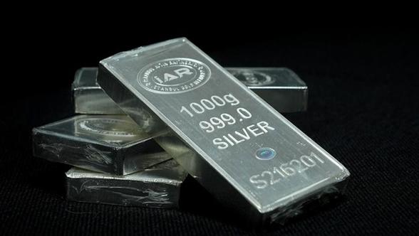 Tarihi zirve sonrası gümüş çakıldı