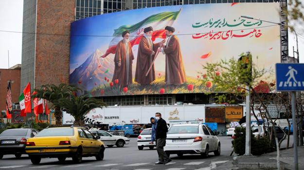 İran'ın yeni dini lideri ilk mesajında neler söyledi?