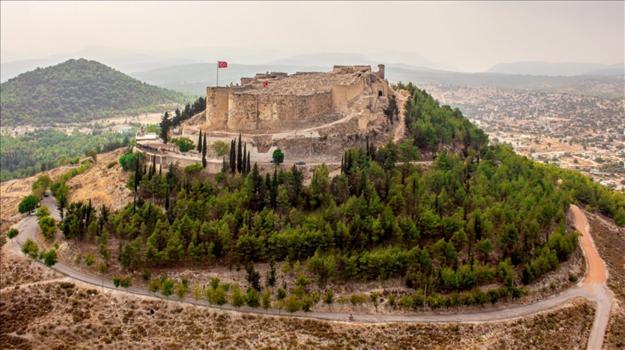 Türkiye'de 185 metre yükseklikteki kale: Ziyarete açılıyor, gece de görülebilecek