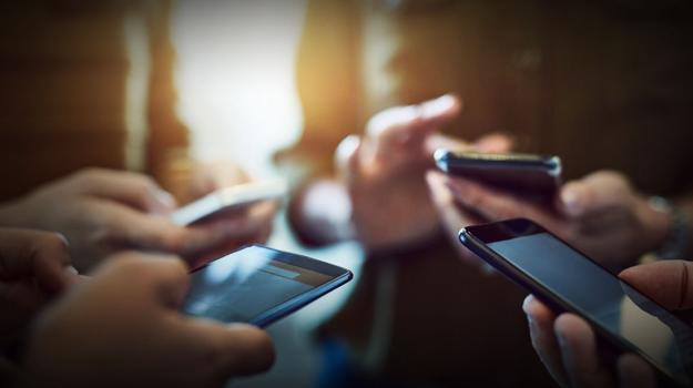 Yerli, akıllı telefon geliyor: Dev şirket üretecek