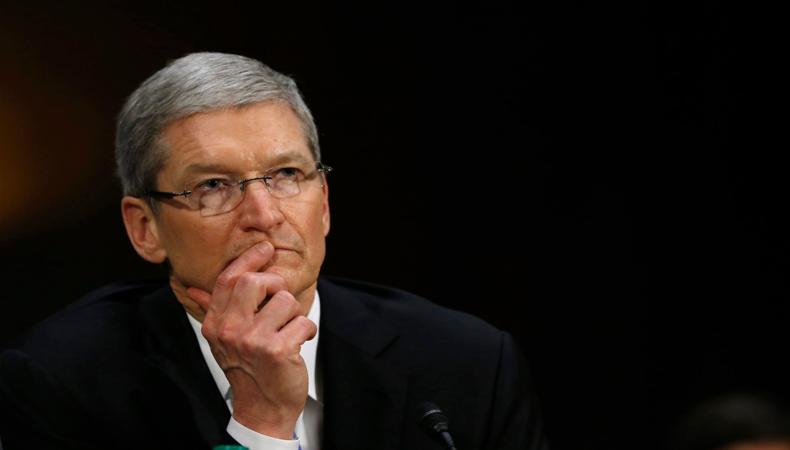 Tim Cook’a maaş cezası