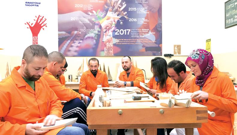 ‘Bir Usta Bin Usta’ projesi Sinop’ta model gemi yapımı ustaları yetiştiriyor