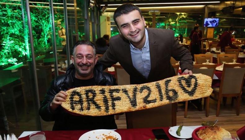 Sosyal medyanın fenomeni oldu