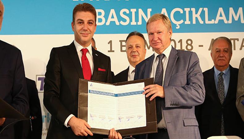 Moskova ve Antalya iş adamları 'kardeş' oldu