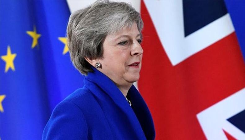 May: İngiltere AB'den anlaşmasız ayrılmayacak