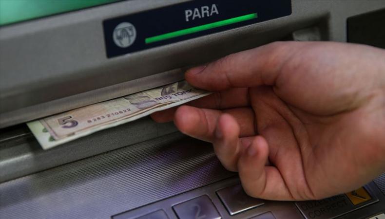 Bankalar konoravirüs nedeniyle ATM'lerden para çekme limitini artırdı