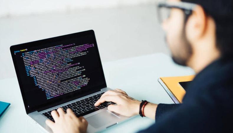 IBM Türkiye'nin yazılımcı yetiştiren programı genç mühendislere iş kapısı açtı