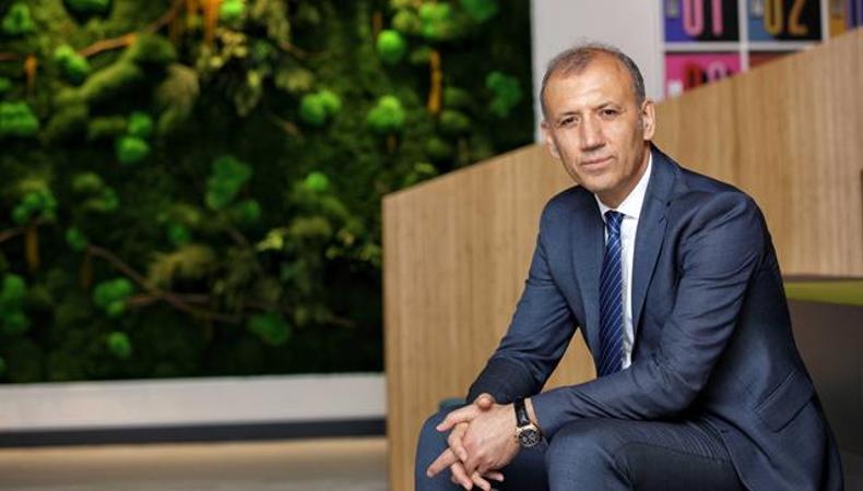 İş Bankası 'Maximum Genç’le gençlerin yanında