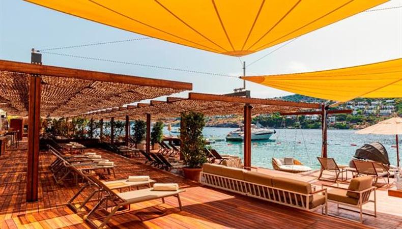 Mare Beach misafirlerini bekliyor