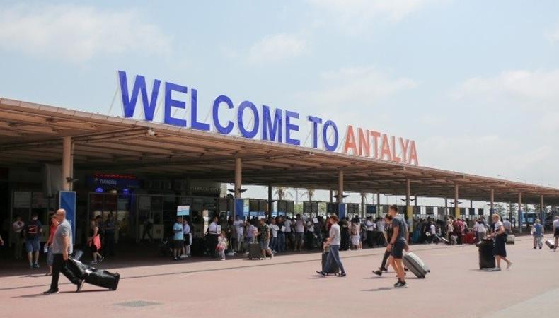 Türkiye'nin "gözde" turizm destinasyonlarına akın ettiler