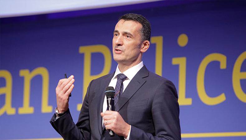 Akif Ekin: Akıllı şehirlerde mobil çözümler ön plana çıkacak