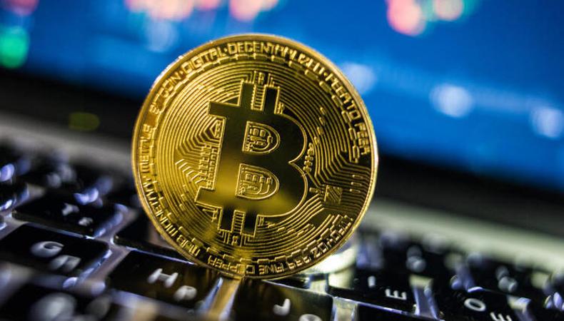 Bitcoin'in piyasa değeri 1 trilyon dolara ulaştı