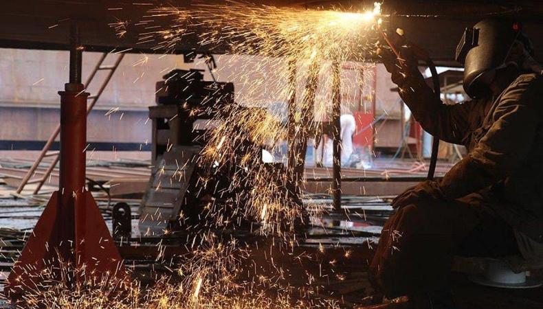 Sanayi üretimi beklentilerin üzerinde arttı