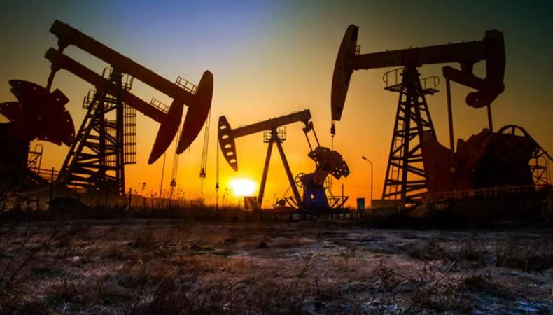 Dünyada günlük petrol talebi 6 milyon varil artacak