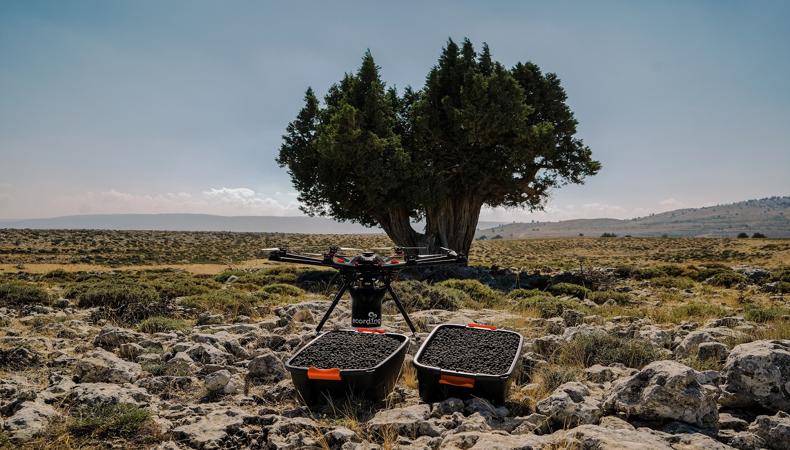 Jotun, ecoDrone'la tohum topu atışı yapıyor