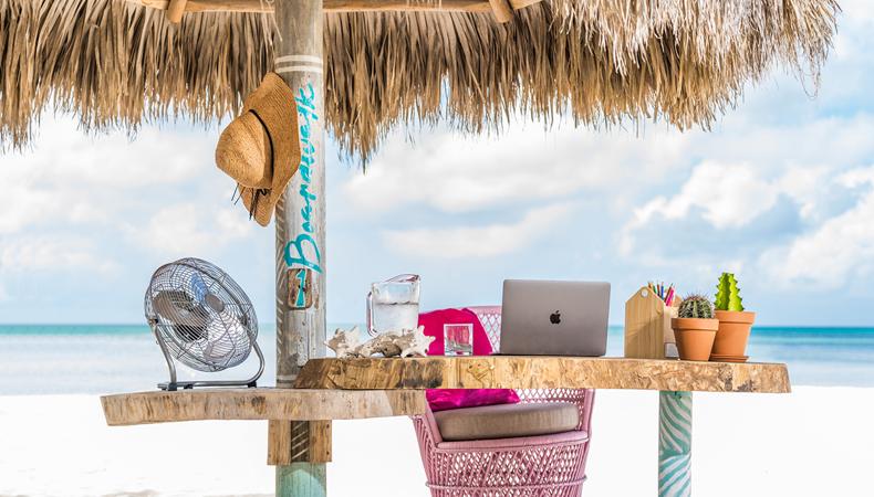 Beyaz yakalılar ofislerini 'beach'lere taşıyor