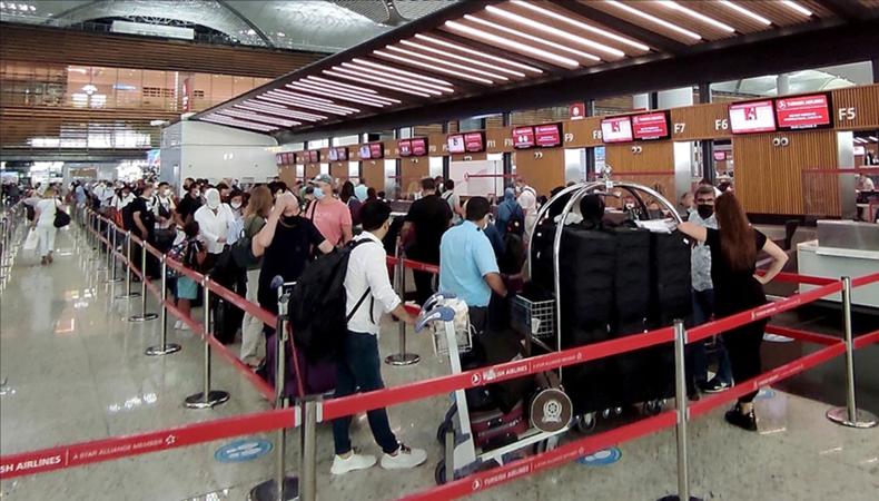 Seyahatlerde ilk üç ayda 6 milyar lira harcadık