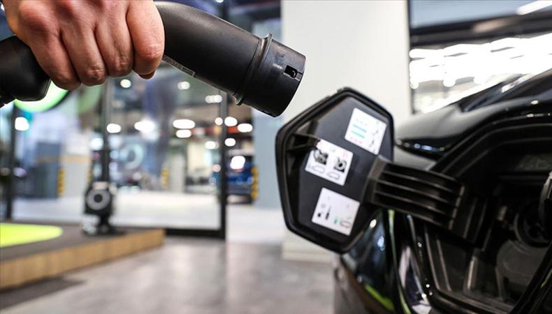 Yerli üreticiden elektrikli araç için taşınabilir şarj ünitesi