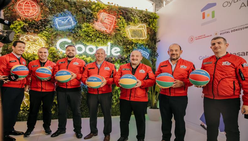 Google, 2 bin gence teknoloji kariyeri kapısını aralıyor