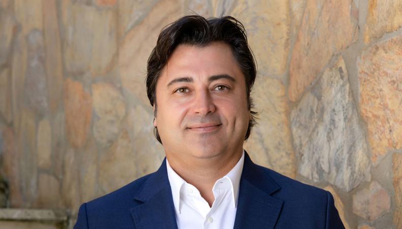 Peyman, Amazon İngiltere'de