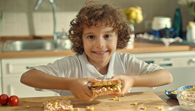 Omega-3 kaynağı ton balığı, öğrencilerin beslenme çantasında