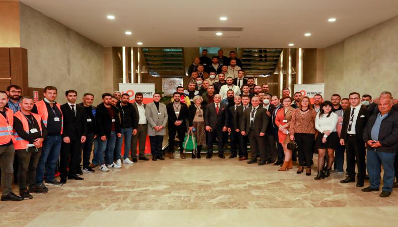 Petronet hem kamuda hem özel sektörde büyüyor