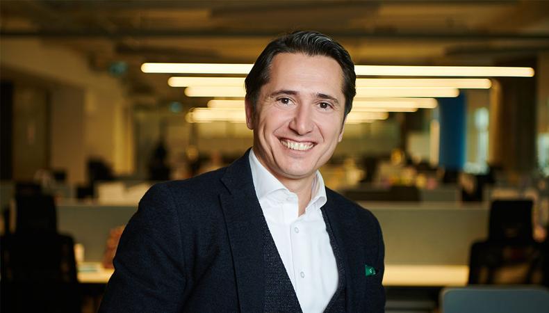 Majorel, Mayen'i satın aldı