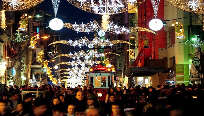 Yılbaşında İstanbul'a yabancı turist akın edecek