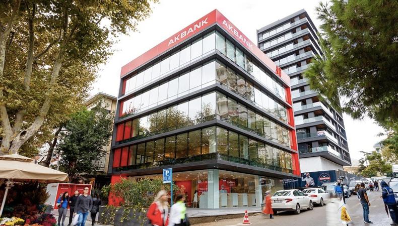 Yurt dışındaki vatandaşlarımızın birikimleri Akbank'ta Yuvam Hesap ile değer kazanıyor!