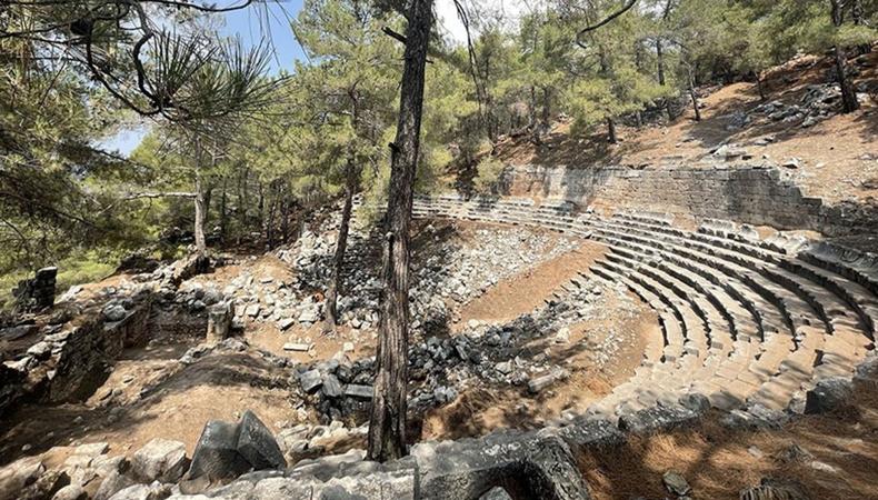 Kadyanda Antik Kenti'ndeki eserler gün yüzüne çıkarılıyor