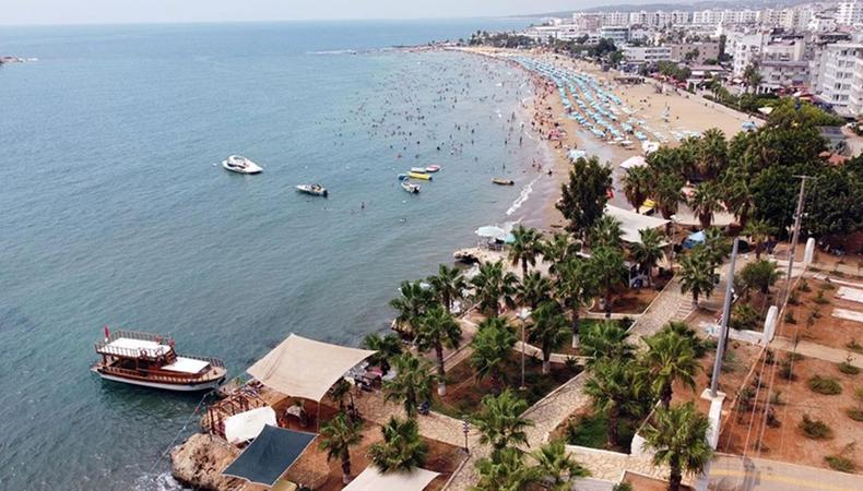 'Seyahatsever' gençler Mersin'de deniz ve kültür turizmini bir arada tattı