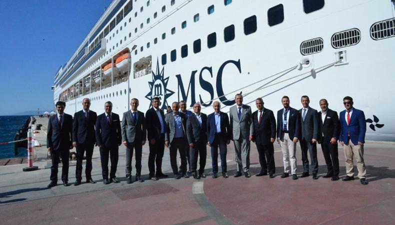 Ulaştırma ve Altyapı Bakan Yardımcısı Dursun, Kuşadası'nda incelemelerde bulundu