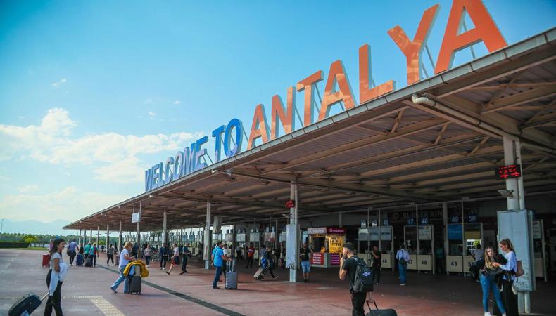 Kısmi seferberlik sonrası Rusya'dan Antalya'ya akın
