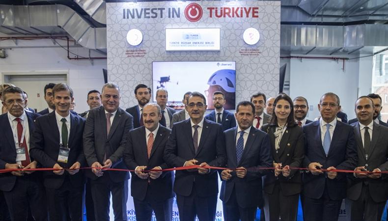 Bakanlar Dönmez ve Varank, WindEnergy etkinliğinde Türkiye pavilyonunun açılışını yaptı