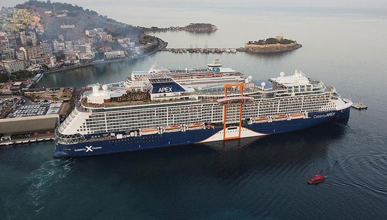 Kuşadası'nda kruvaziyer hareketliliği devam ediyor