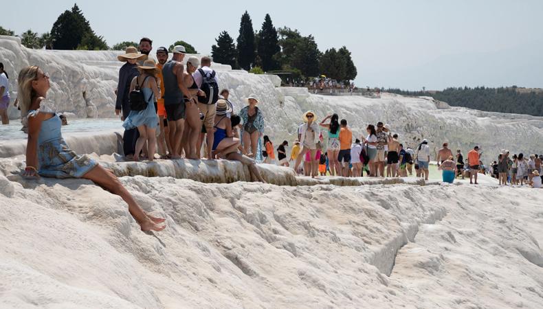 Pamukkale'yi 9 ayda 1 milyon 557 bin kişi ziyaret etti