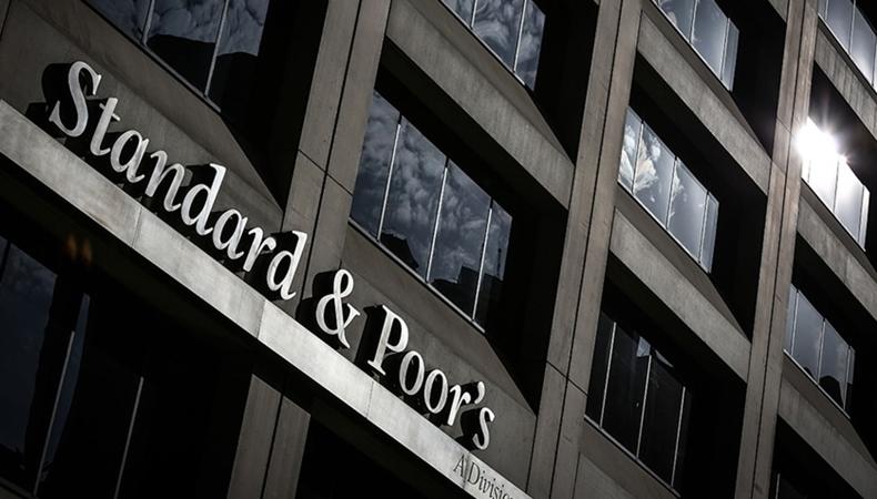 S&P'den İngiltere ekonomisi için teknik resesyon beklentisi
