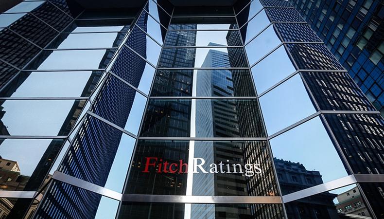Fitch'ten 'İngiltere derin resesyona giriyor' uyarısı