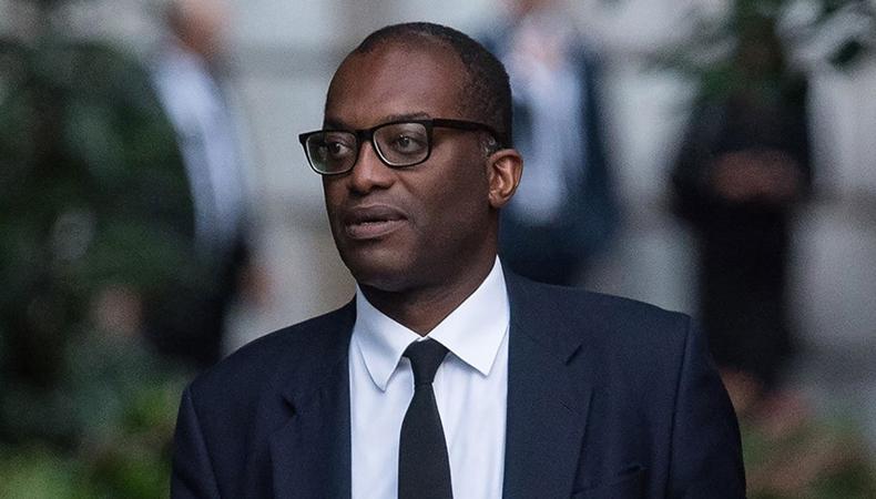 İngiliz piyasalarını karıştıran Maliye Bakanı Kwarteng görevinden alındı