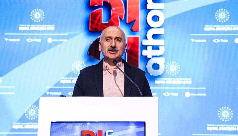 Bakan Karaismailoğlu: Türkiye'yi bilişim sektöründe üreten bir ülkeye dönüştürmek için yoğun çaba sarf ediyoruz