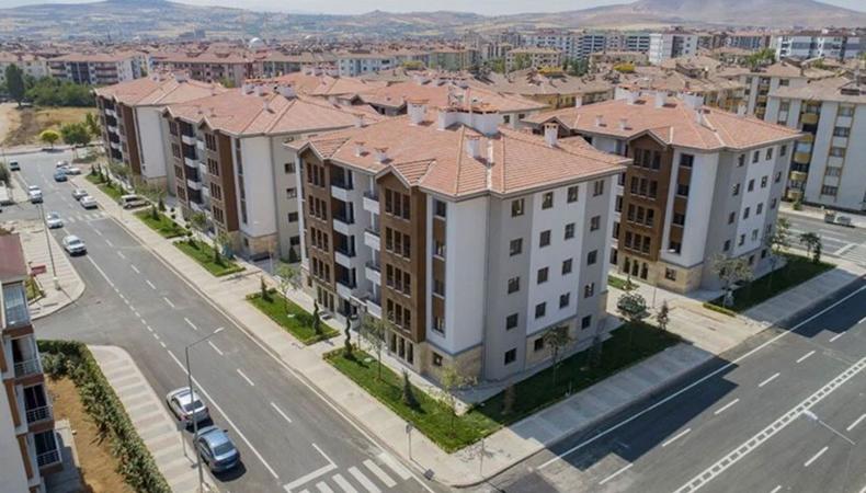 TOKİ'nin 'İlk Evim, İlk İş Yerim Projesi'nde ilk kuralar tamamlandı
