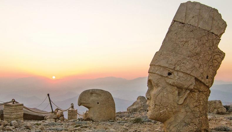 Tarihe tanıklık eden  dev heykellerin şehri: Adıyaman