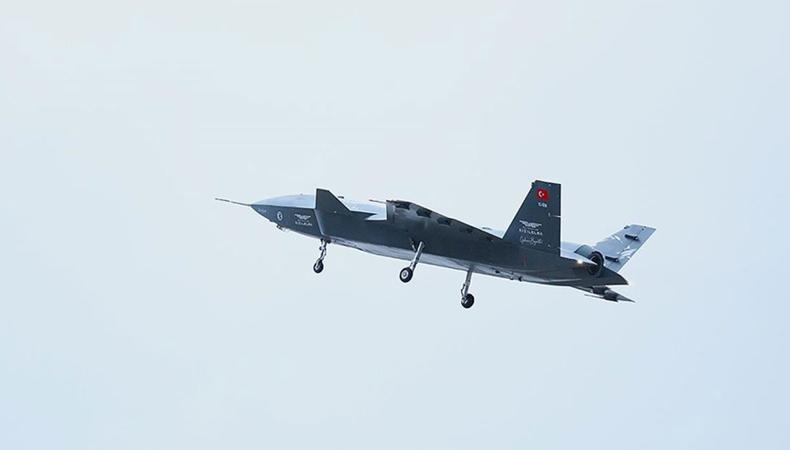 Bayraktar Kızılelma'nın test uçuşu başarıyla yapıldı